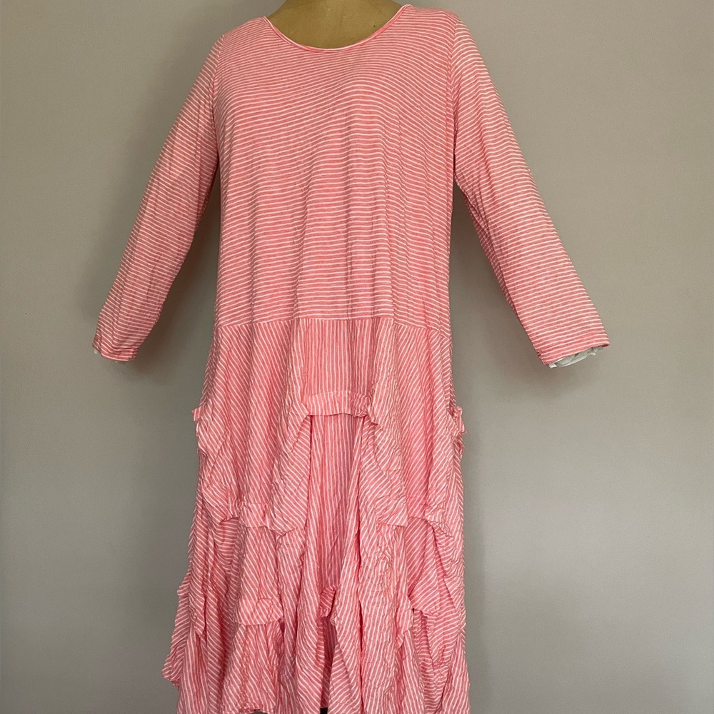 COMFY MIDI DRESS. FLIRTY PASTEL.  Generous XS